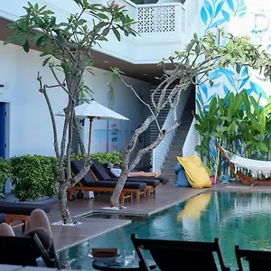 dip-doze-boutique-hostel.ubudhotelsnow.com/